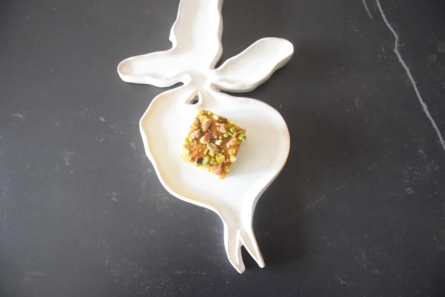 gezonde taart natuurlijk citroentaart met pistachenoten top