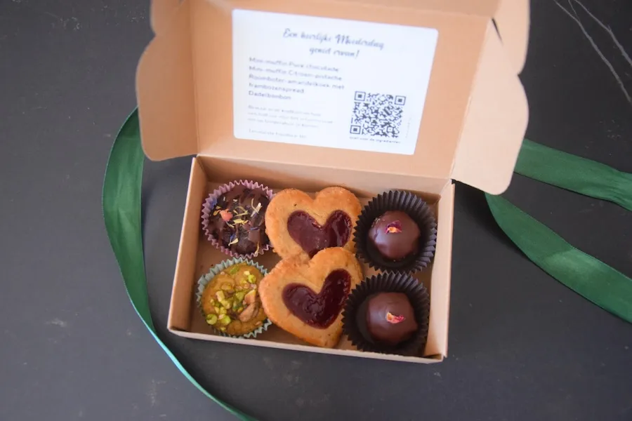 Moederdagbox met gezonde lekkernijen web