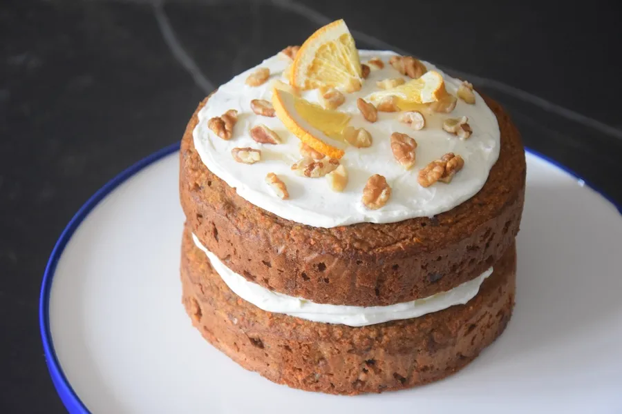 Voedzame Worteltaart met Monchou Topping dubbellaags