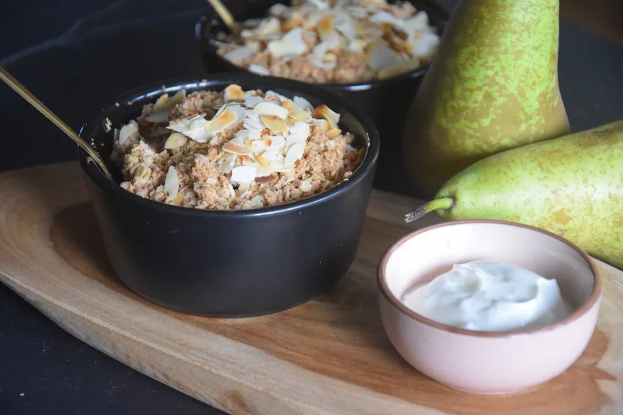 Gezonde peren-amandelcrumble met vanille